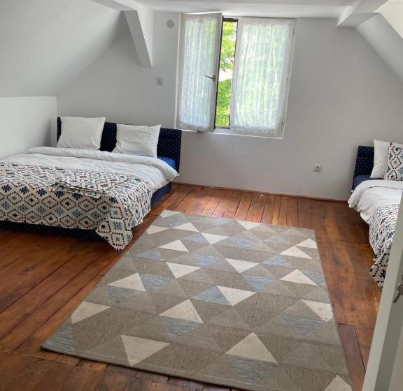 Kucica Djukanovic Dobri Potok