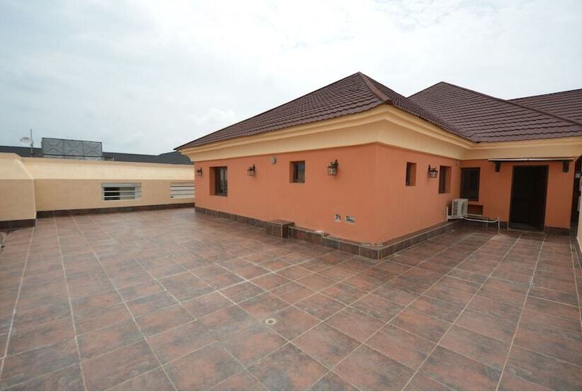 هتل Alphaplus Apartments