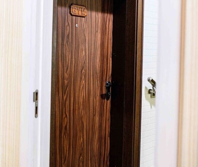 هتل Alphaplus Apartments