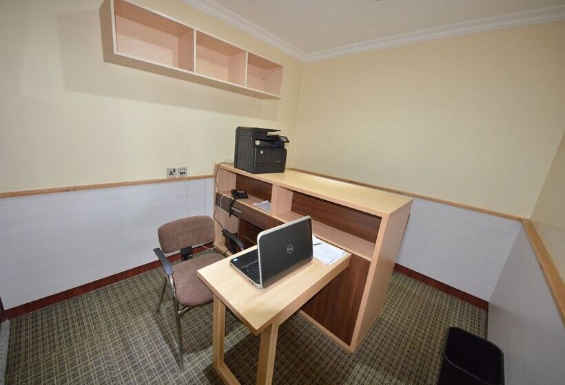 هتل Alphaplus Apartments