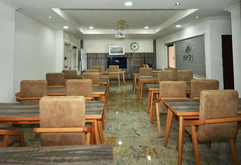 هتل Alphaplus Apartments