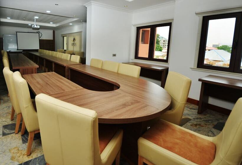 هتل Alphaplus Apartments