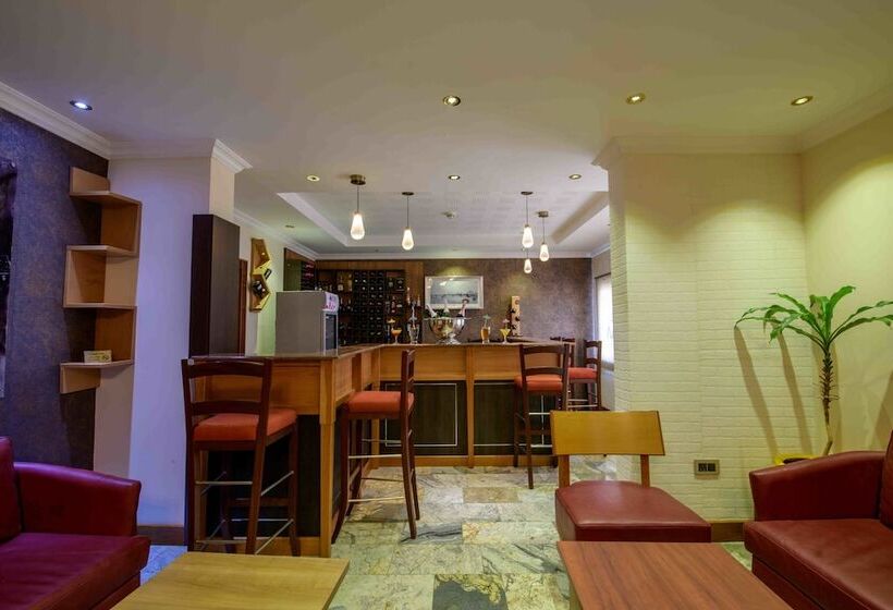 هتل Alphaplus Apartments