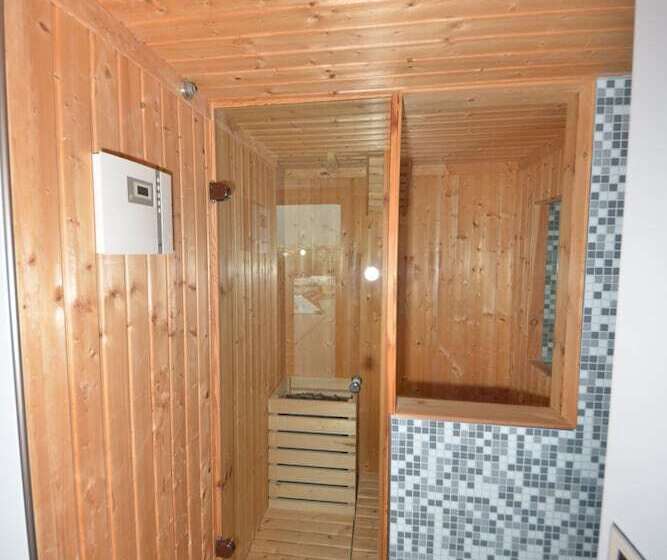 هتل Alphaplus Apartments