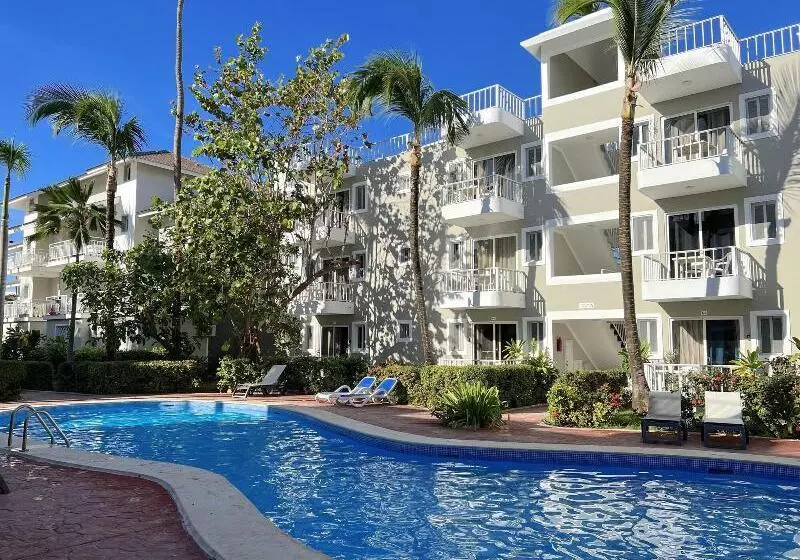 هتل Deluxe Studios Playa Los Corales