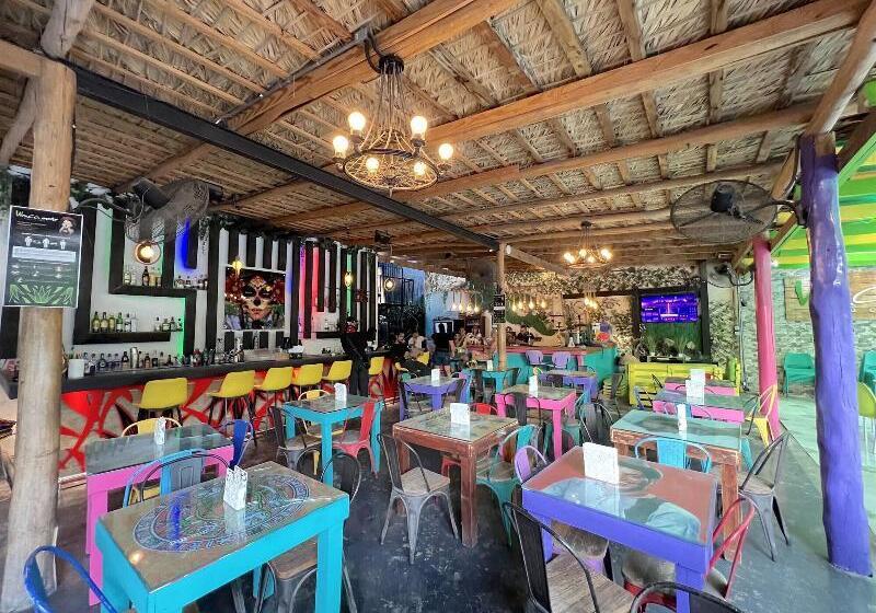 Hotel Deluxe Studios Playa Los Corales