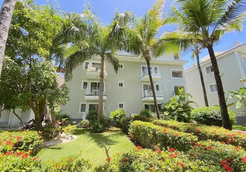 هتل Deluxe Studios Playa Los Corales