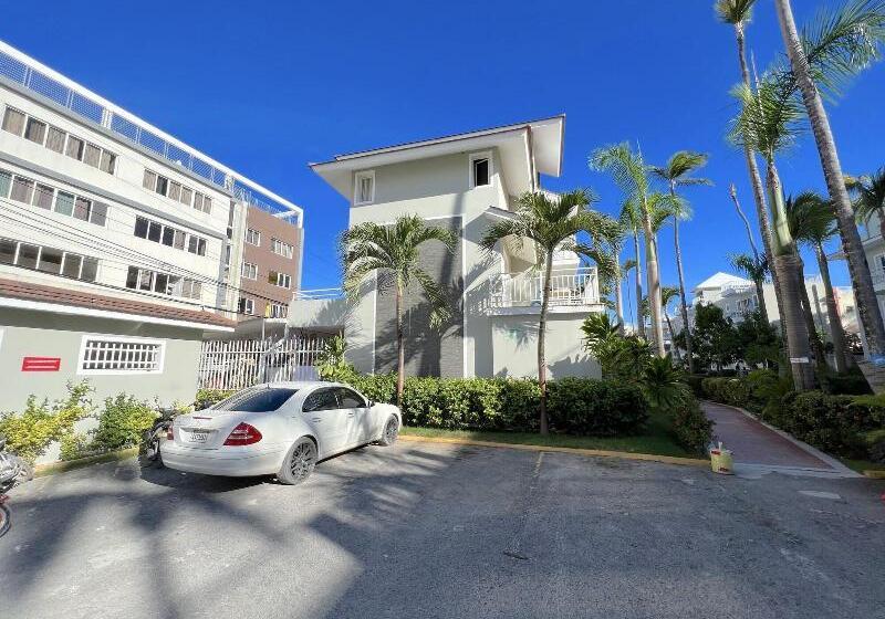 Hotel Deluxe Studios Playa Los Corales