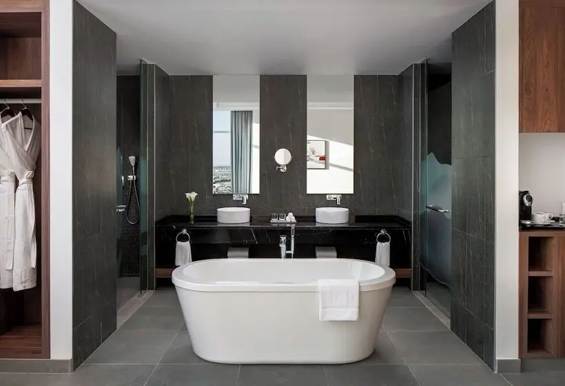 هتل Grand Millennium Business Bay