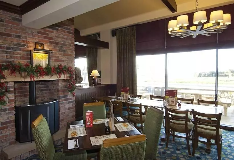 Hotelli Premier Inn Weston Super Mare   Seafront