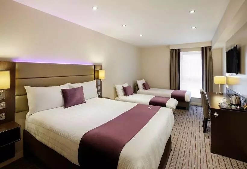 Hotelli Premier Inn Weston Super Mare   Seafront
