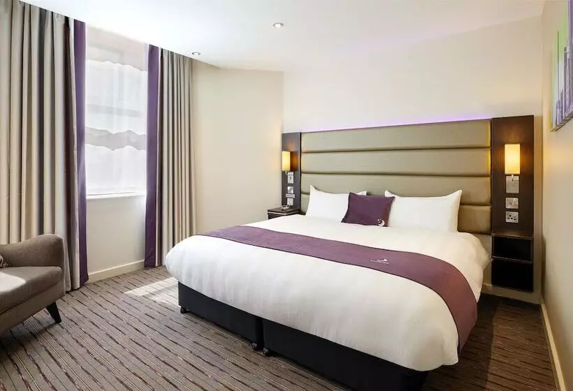 Hotelli Premier Inn Weston Super Mare   Seafront