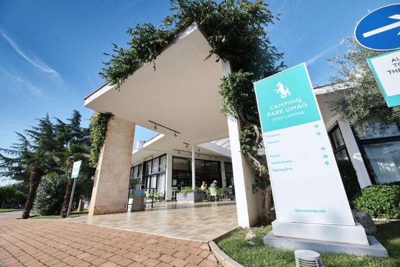 ホテル Camping Park Umag Mobile Homes