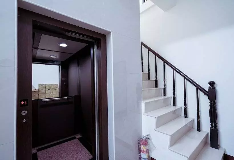 هتل Partyport-hai