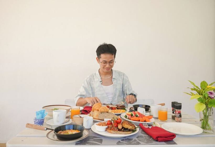 Isara Nai Yang Resort