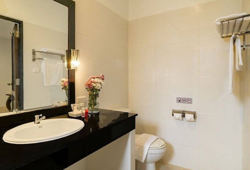 Isara Nai Yang Resort