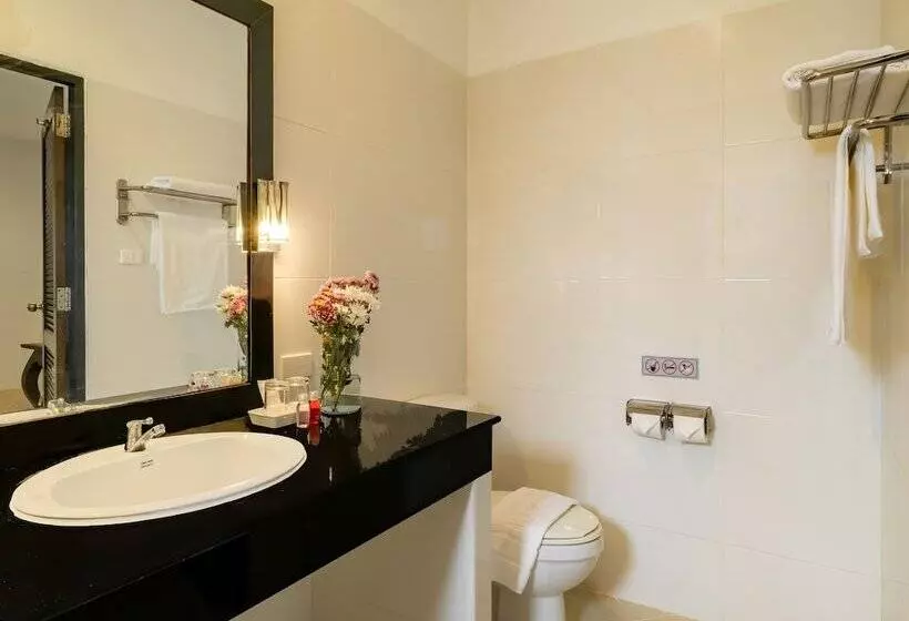 Isara Nai Yang Resort