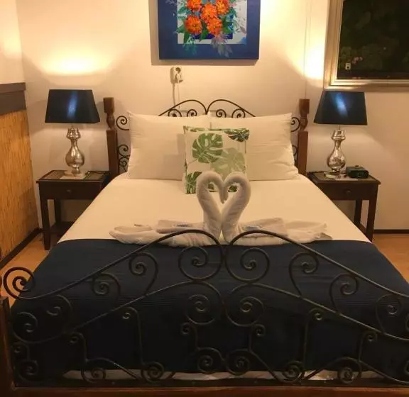 تختخواب و صبحانه Balay Amsterdam