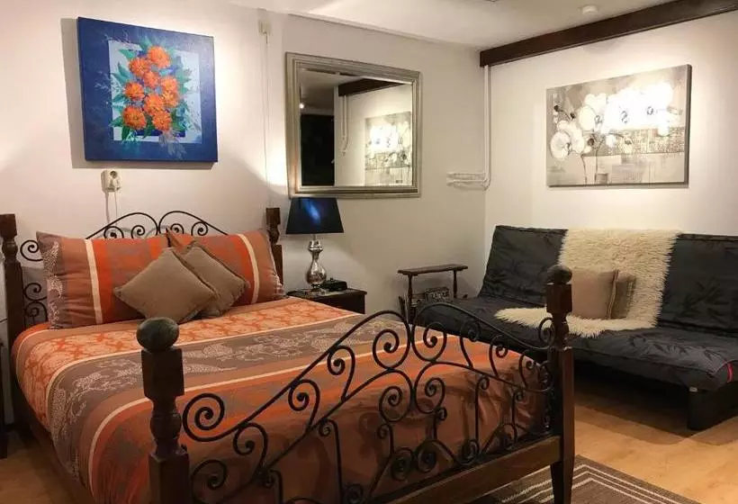 تختخواب و صبحانه Balay Amsterdam