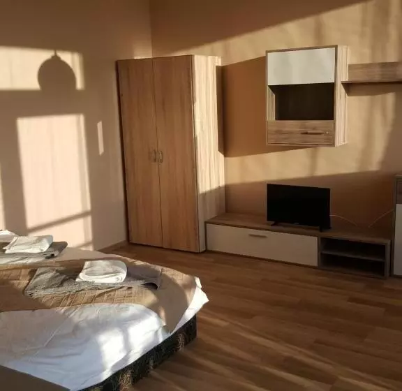 Aamiaismajoitus (B&B) Berény Panzió