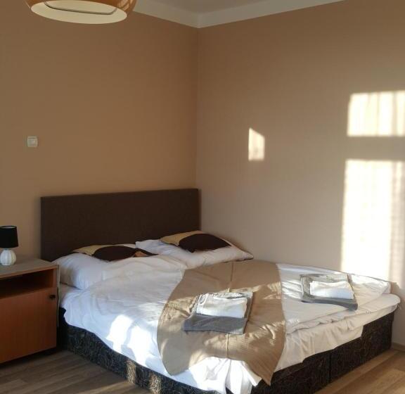 Bed and Breakfast Berény Panzió