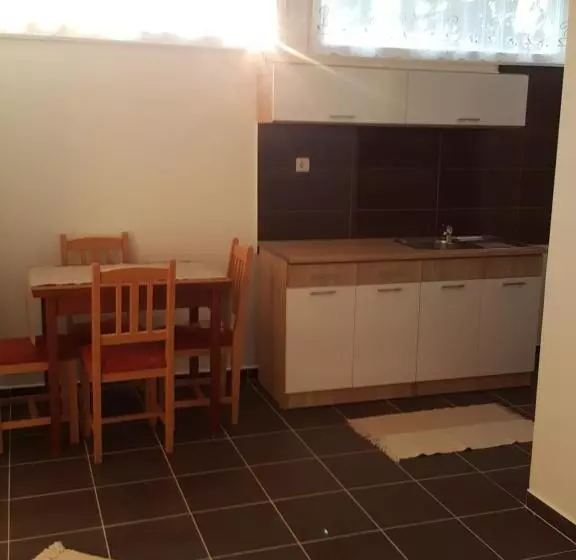 Aamiaismajoitus (B&B) Berény Panzió