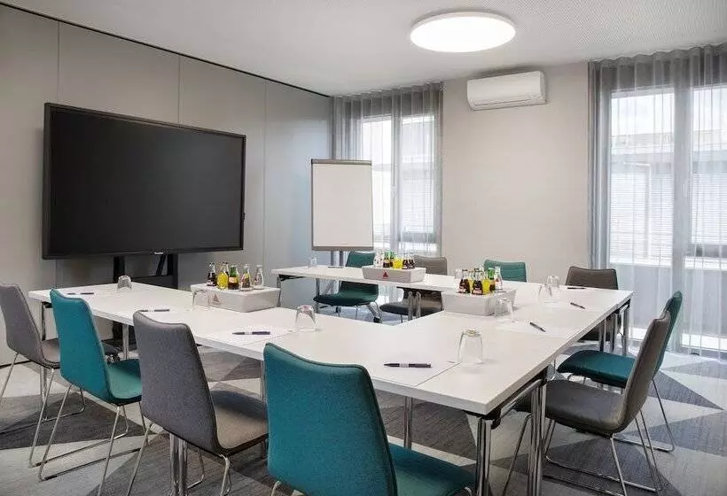 Hotelli Holiday Inn Express Stuttgart Waiblingen, An Ihg