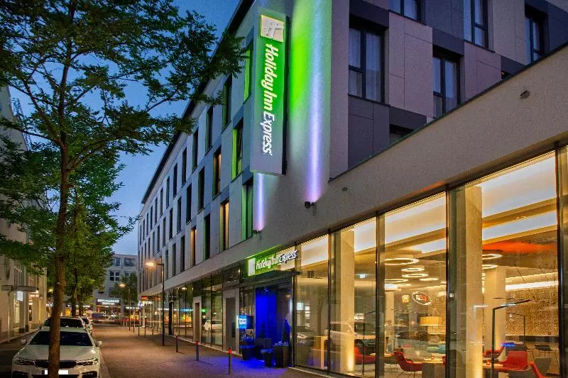 Hotelli Holiday Inn Express Stuttgart Waiblingen, An Ihg
