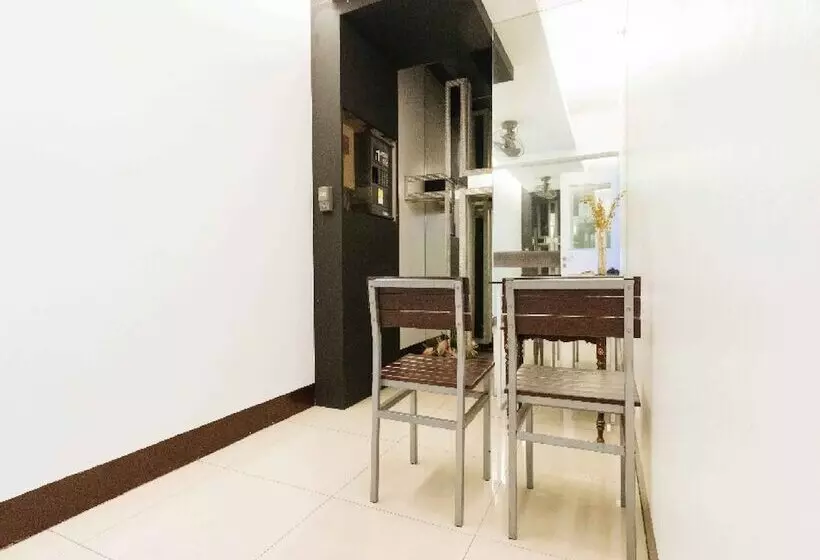 ホテル Reddoorz Plus At Banawe Quezon City