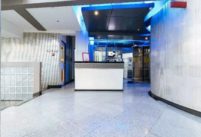 ホテル Reddoorz Plus At Banawe Quezon City