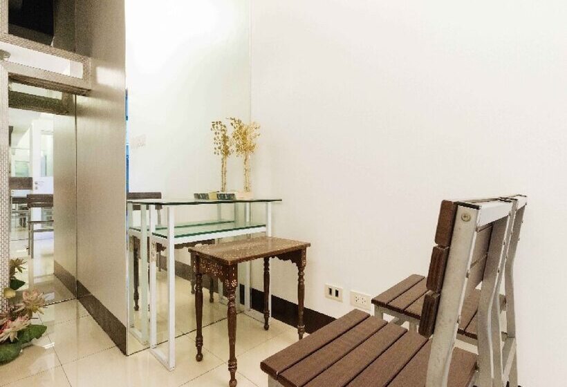 Hotel Reddoorz Plus At Banawe Quezon City