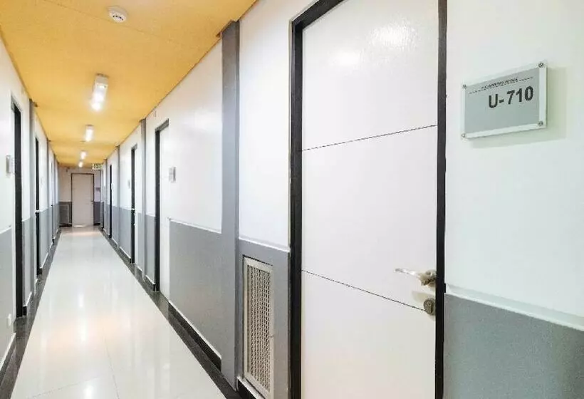 ホテル Reddoorz Plus At Banawe Quezon City