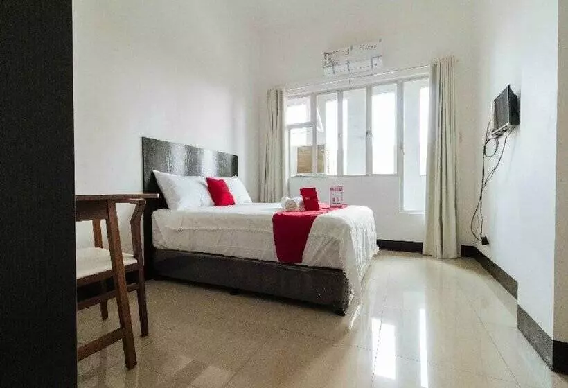 ホテル Reddoorz Plus At Banawe Quezon City