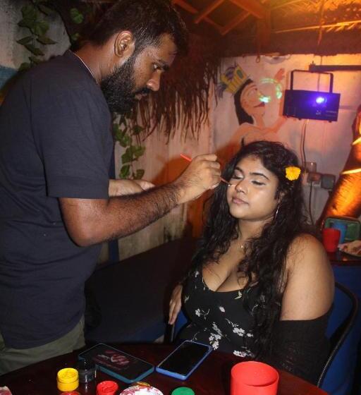 Seconds Hostel   Colombo