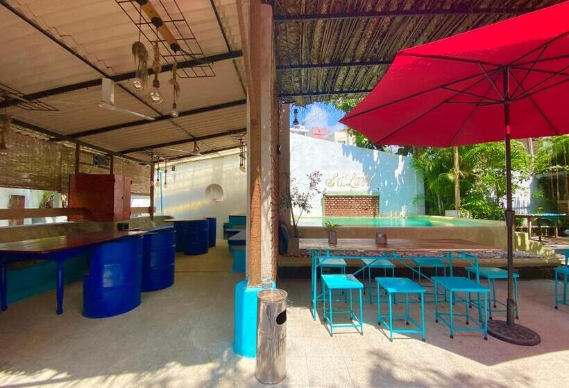 Seconds Hostel   Colombo