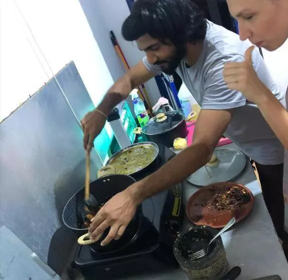 Seconds Hostel   Colombo