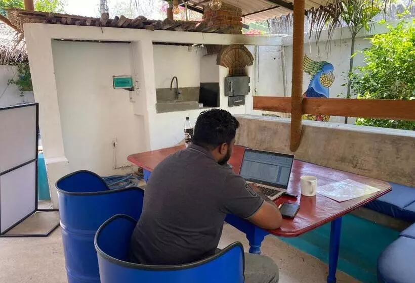 Seconds Hostel   Colombo