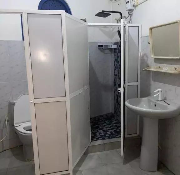 Seconds Hostel   Colombo