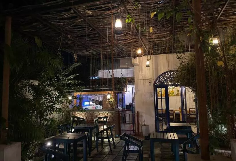 Seconds Hostel   Colombo