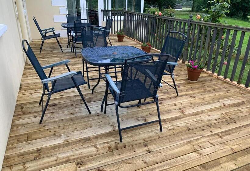 تختخواب و صبحانه Forgefield House