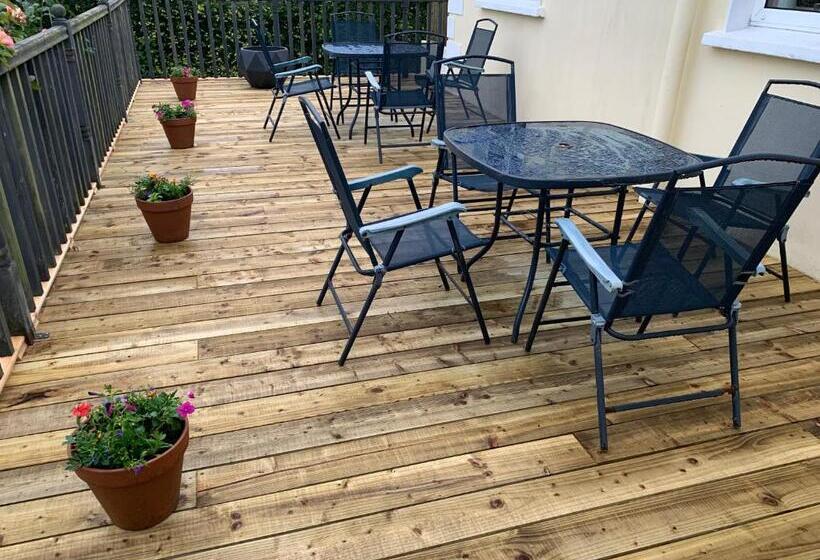 تختخواب و صبحانه Forgefield House