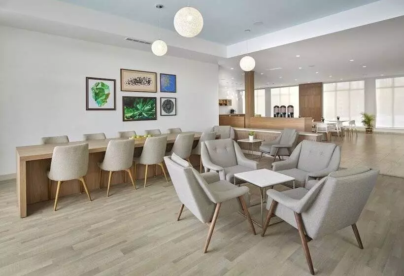 ホテル Element Edmonton West