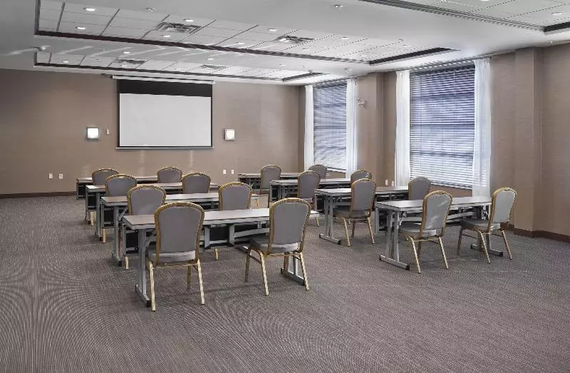 ホテル Element Edmonton West