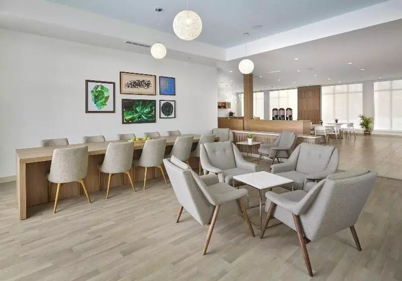 ホテル Element Edmonton West