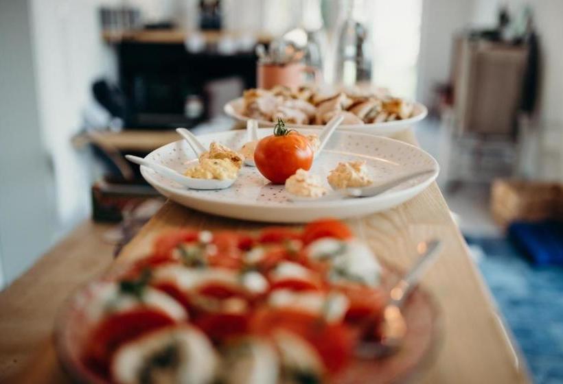 The Parcels Hotel   Adults Only