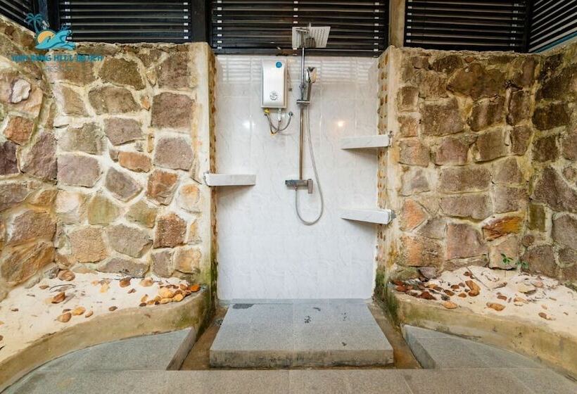 Koh Rong Hill Beach Resort