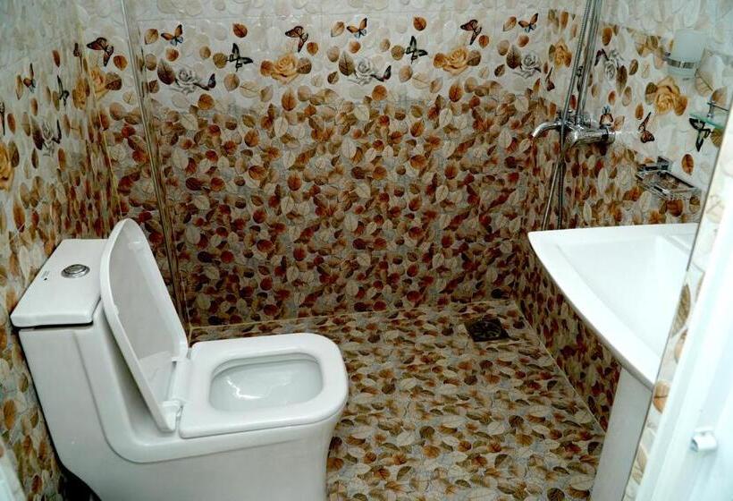 בית מלון כפרי Airport 4 Season Transit