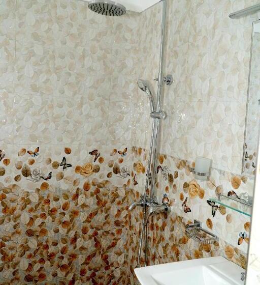 בית מלון כפרי Airport 4 Season Transit