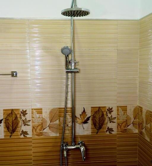 בית מלון כפרי Airport 4 Season Transit