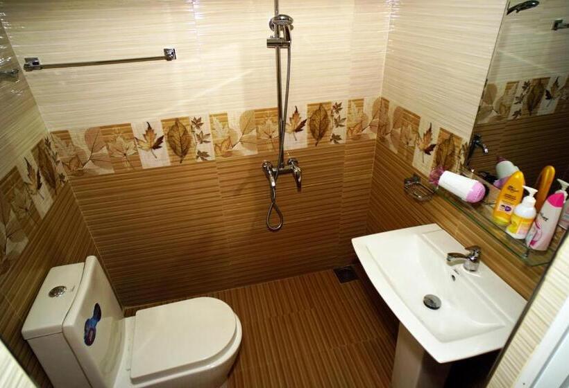 בית מלון כפרי Airport 4 Season Transit